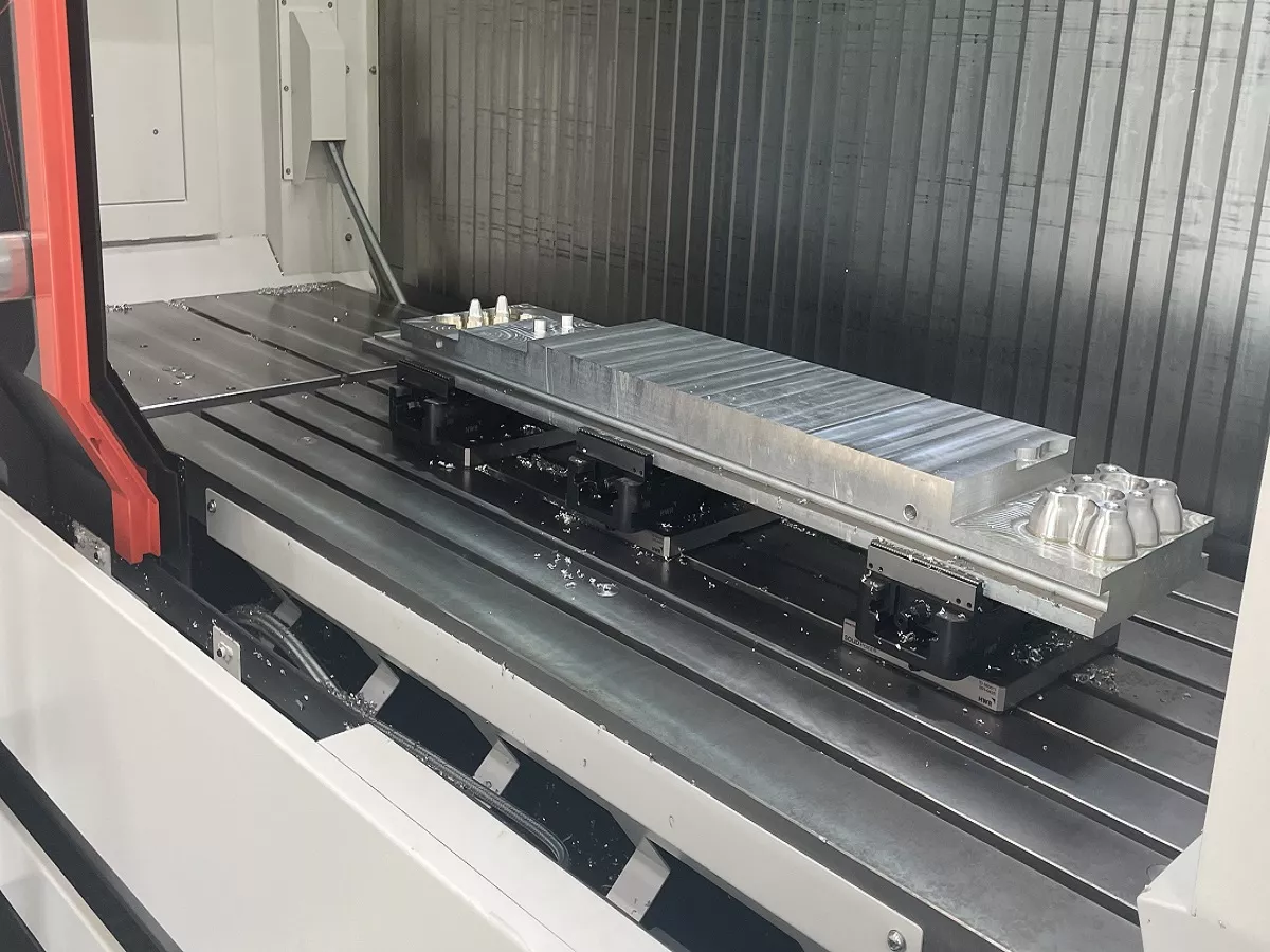 Mazak VTC800 30 SR - Baujahr: 2025 Bild-2