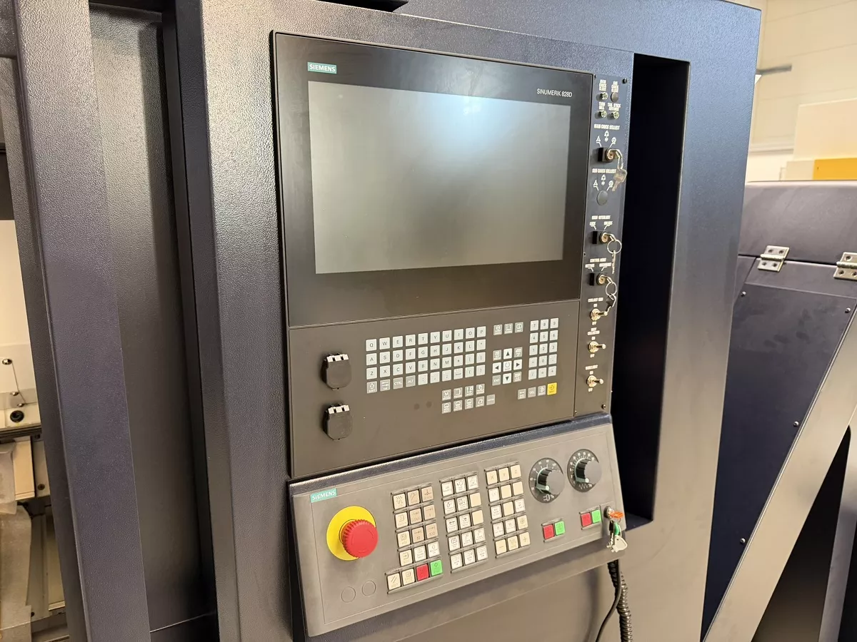 Hwacheon CUTEX 180BL YMC  - Baujahr: 2026 Bild-2